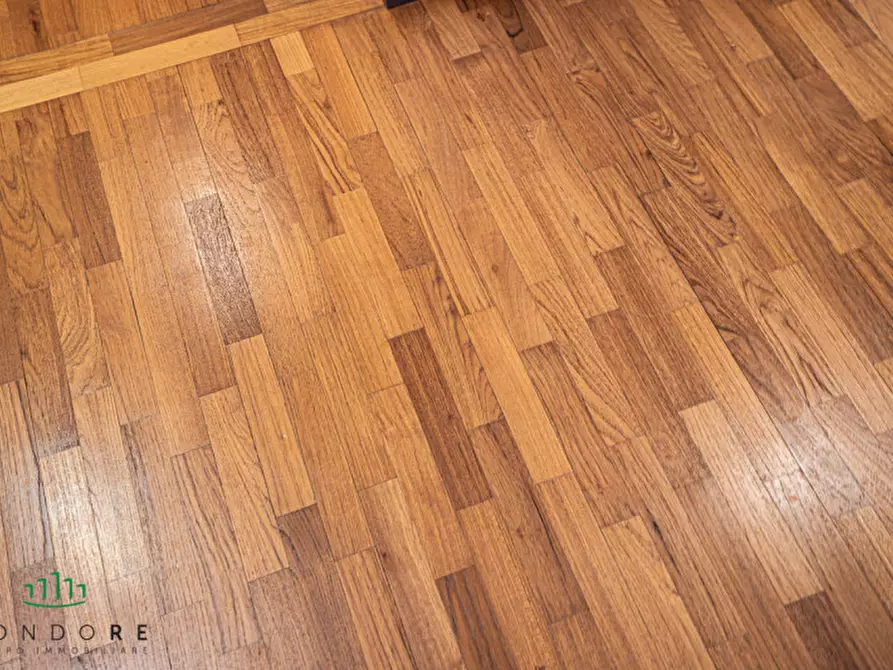 Immagine 42 di Appartamento in vendita  in Via Castiglione a Bologna