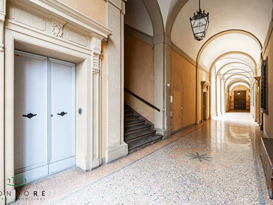 Immagine 56 di Appartamento in vendita  in Via Castiglione a Bologna