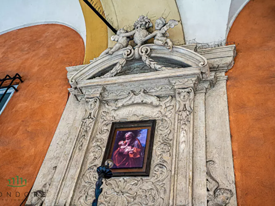 Immagine 60 di Appartamento in vendita  in Via Castiglione a Bologna