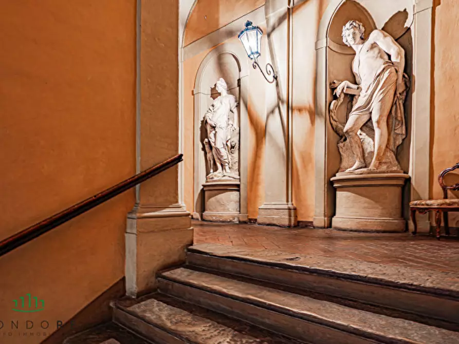 Immagine 64 di Appartamento in vendita  in Via Castiglione a Bologna