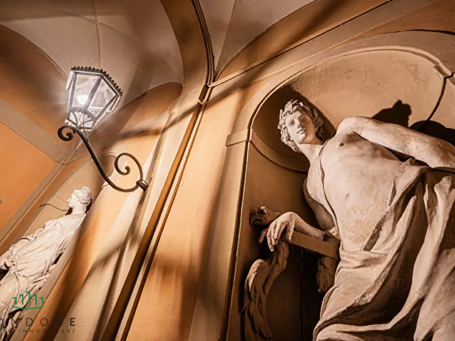 Immagine 66 di Appartamento in vendita  in Via Castiglione a Bologna