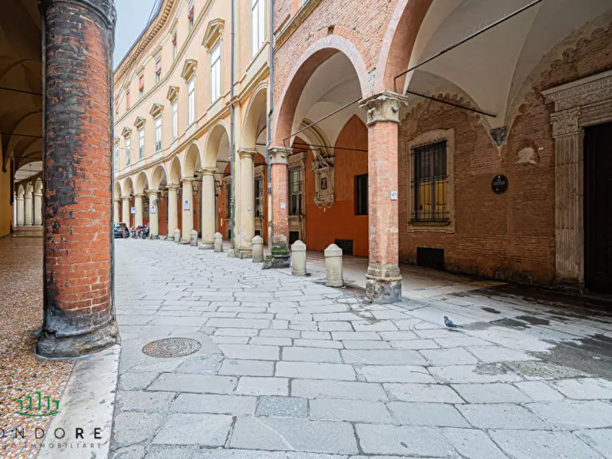 Immagine 84 di Appartamento in vendita  in Via Castiglione a Bologna