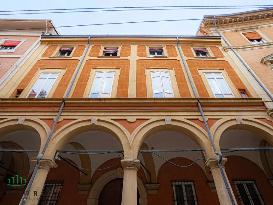 Immagine 86 di Appartamento in vendita  in Via Castiglione a Bologna