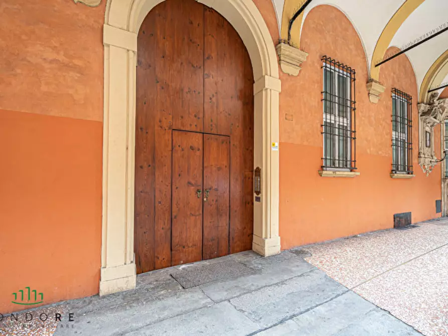 Immagine 87 di Appartamento in vendita  in Via Castiglione a Bologna