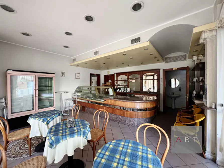 Immagine 3 di Negozio in vendita  a Santa Giustina In Colle