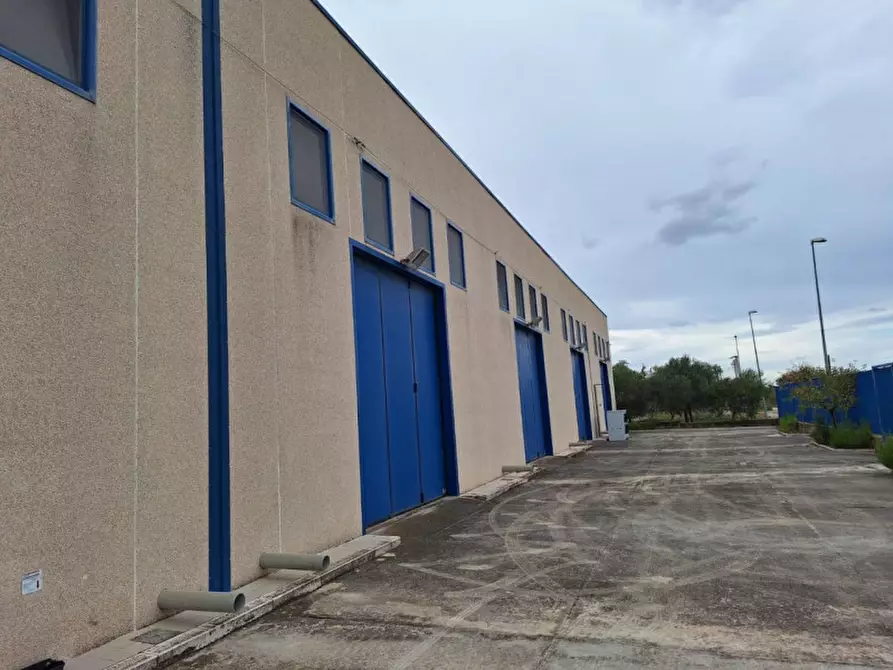 Immagine 1 di Capannone industriale in vendita  in Via Manfredonia, 71121 Foggia FG, Italia a Foggia