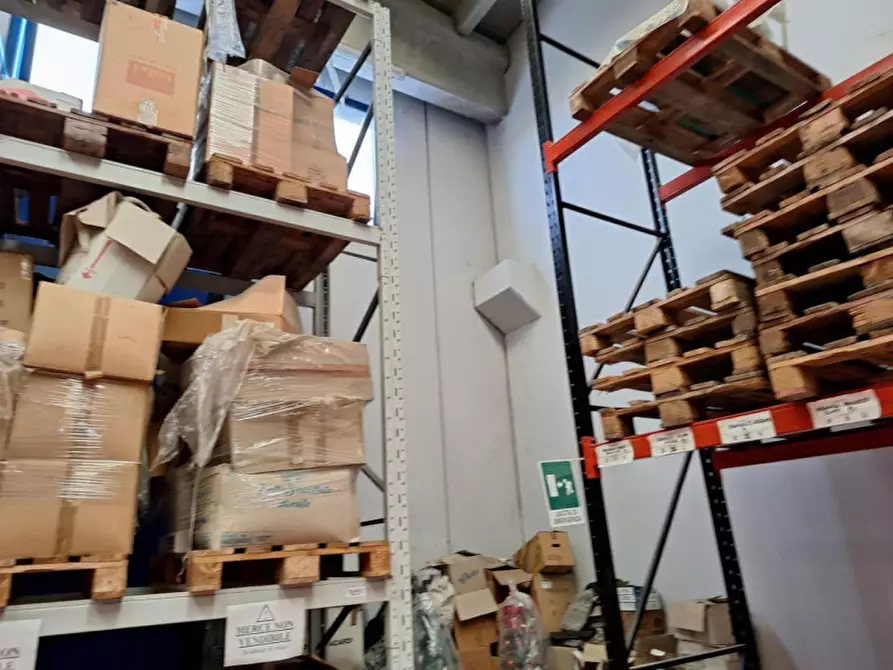 Immagine 10 di Capannone industriale in vendita  in Via Manfredonia, 71121 Foggia FG, Italia a Foggia