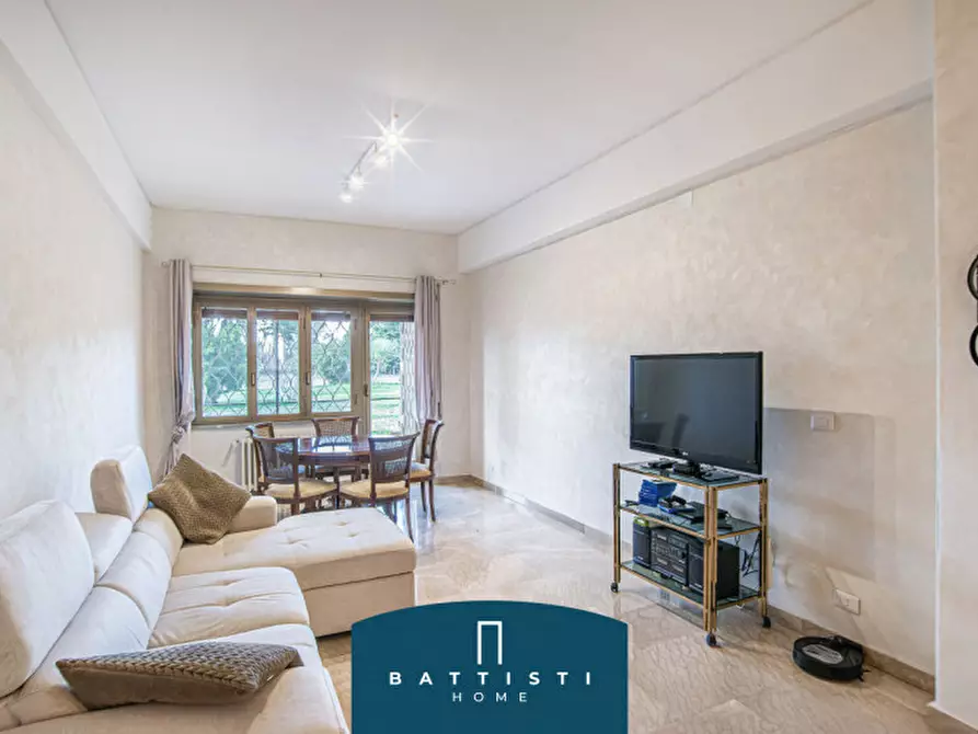 Immagine 3 di Appartamento in vendita  in Via del Fontanile Arenato a Roma