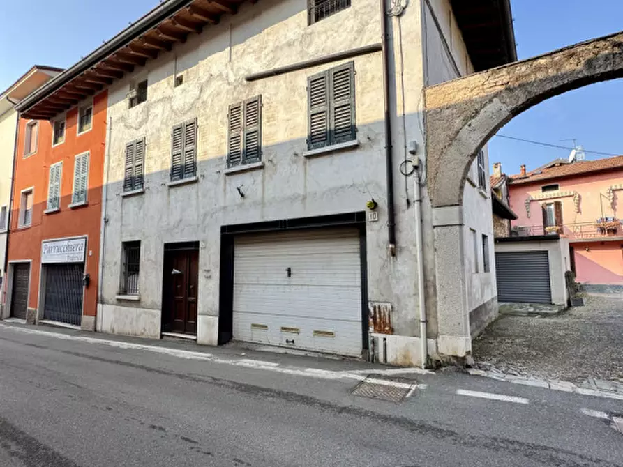 Immagine 1 di Villa in vendita  in Via Vittorio Veneto n. 10/12 a Bovezzo