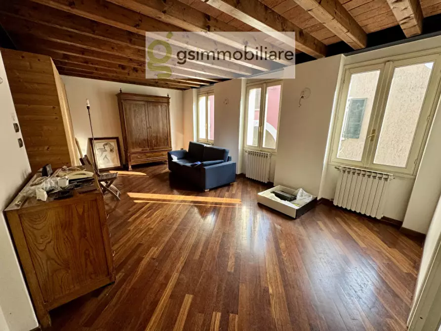 Immagine 2 di Villa in vendita  in Via Vittorio Veneto n. 10/12 a Bovezzo