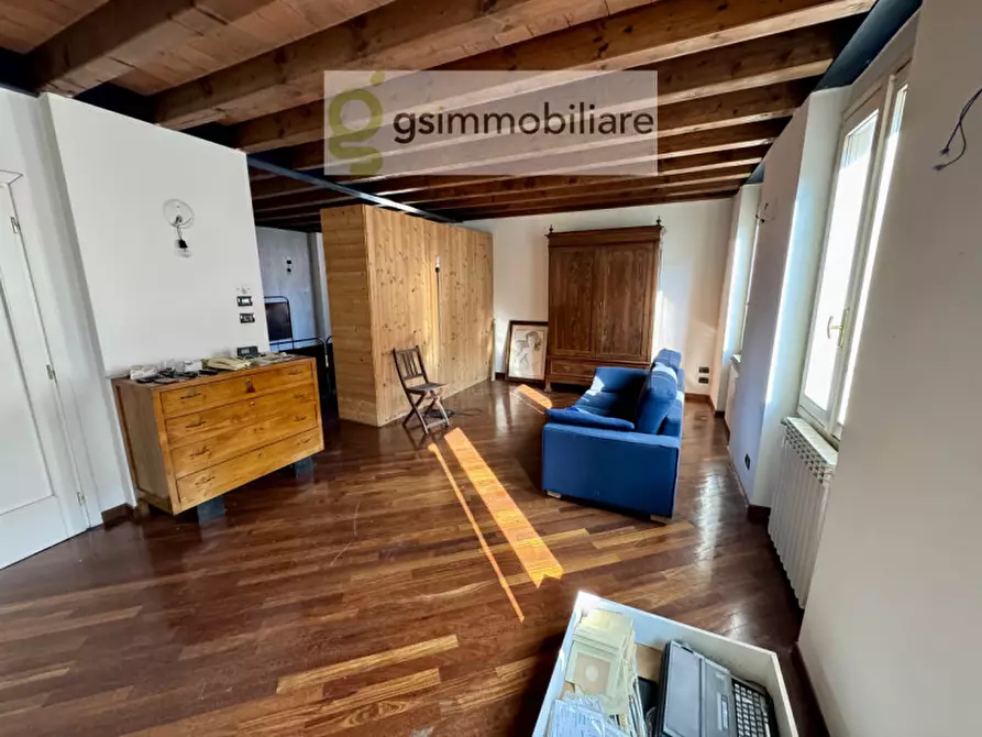 Immagine 5 di Villa in vendita  in Via Vittorio Veneto n. 10/12 a Bovezzo