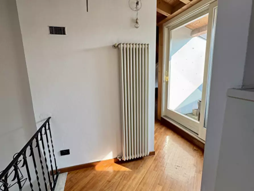 Immagine 6 di Villa in vendita  in Via Vittorio Veneto n. 10/12 a Bovezzo