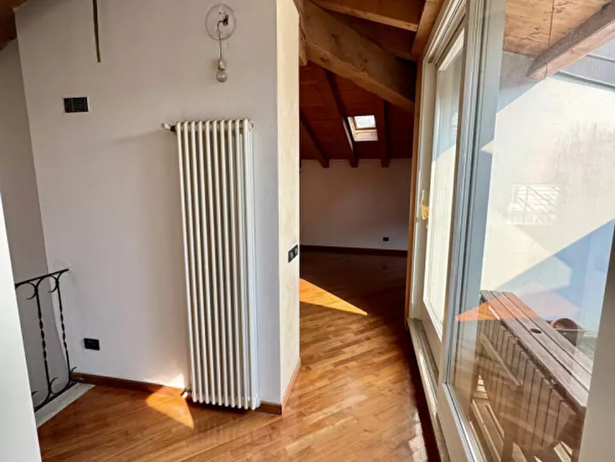Immagine 9 di Villa in vendita  in Via Vittorio Veneto n. 10/12 a Bovezzo
