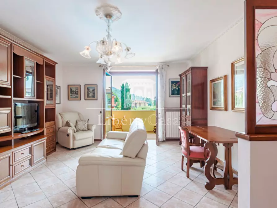 Immagine 5 di Appartamento in vendita  in Via Zane a Salò