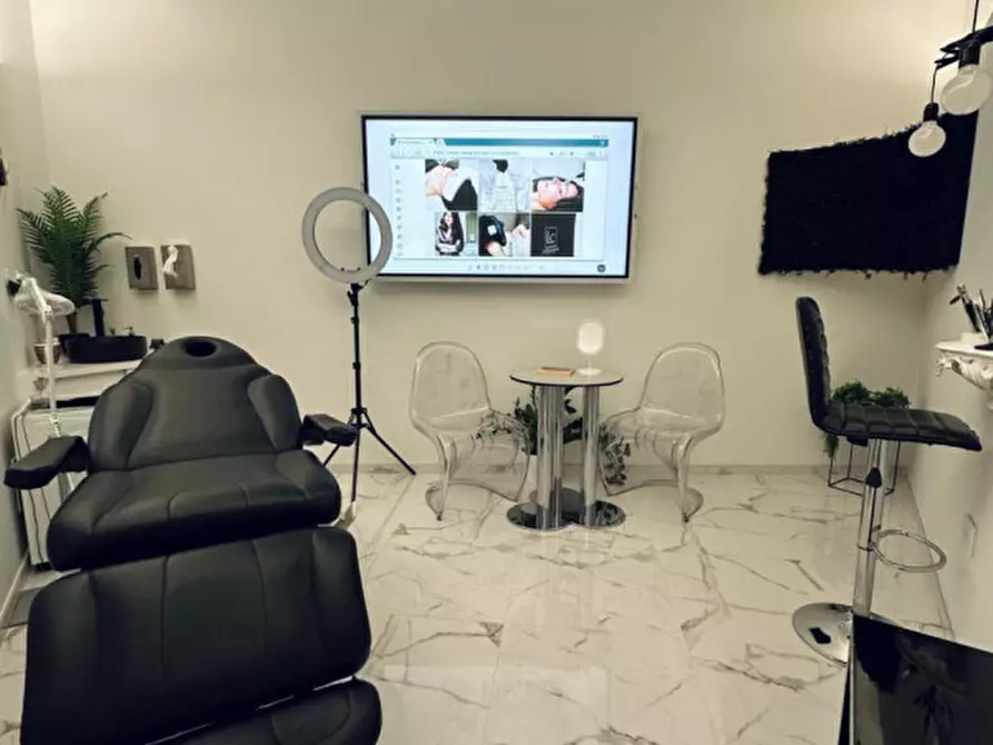 Immagine 4 di Negozio in vendita  in Via Verona - Veronastraße a Bolzano