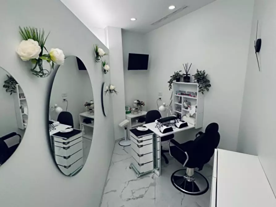 Immagine 8 di Negozio in vendita  in Via Verona - Veronastraße a Bolzano