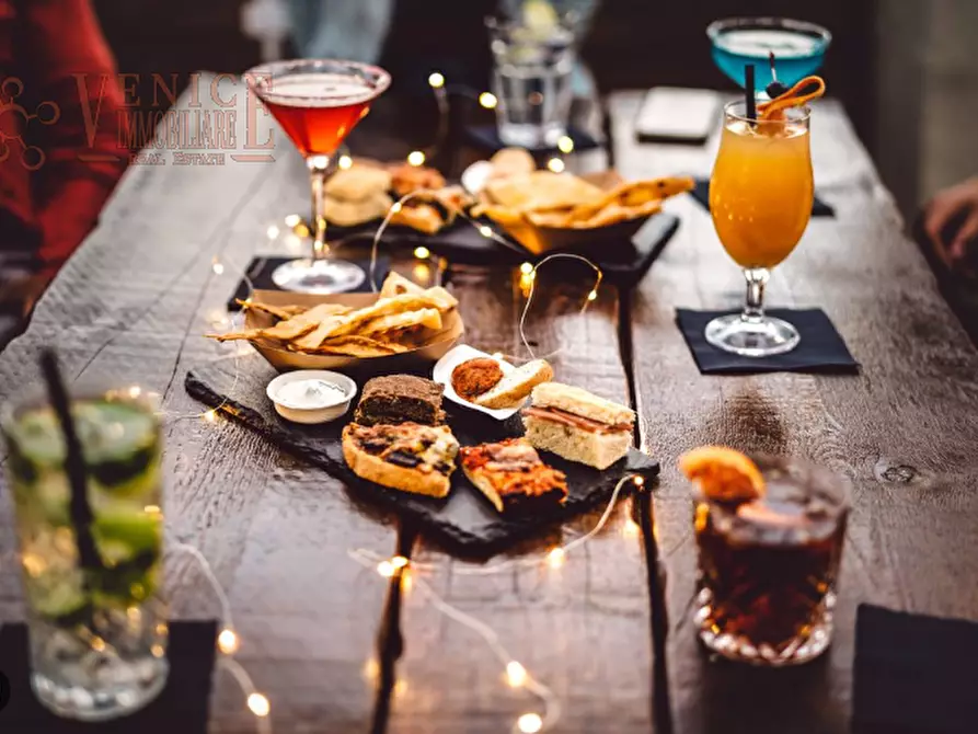 Immagine 2 di Attività commerciale in vendita  in piazza corbusier a Jesolo