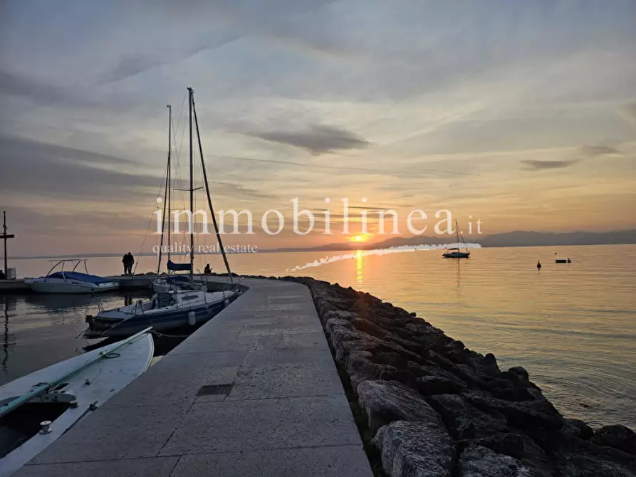 Immagine 4 di Negozio in vendita  a Lazise
