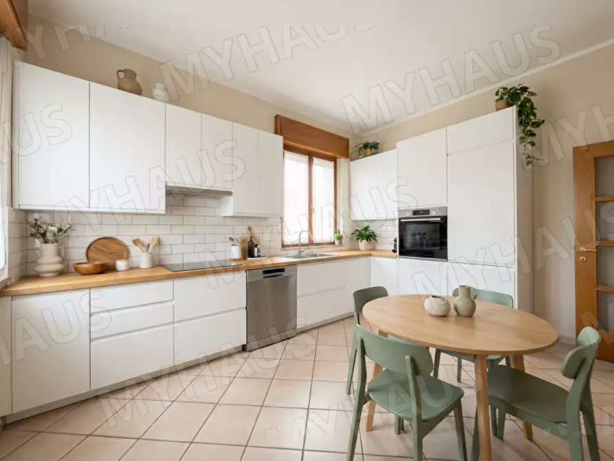 Immagine 1 di Appartamento in vendita  in Via Campone Sala, 363 a Cesenatico