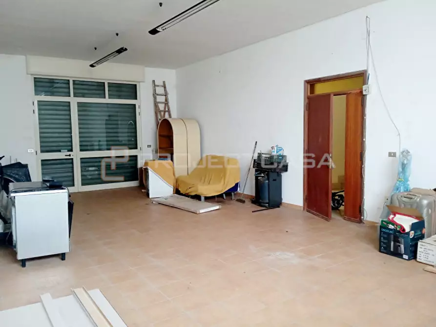 Immagine 1 di Negozio in vendita  in Via Malta a Scorrano