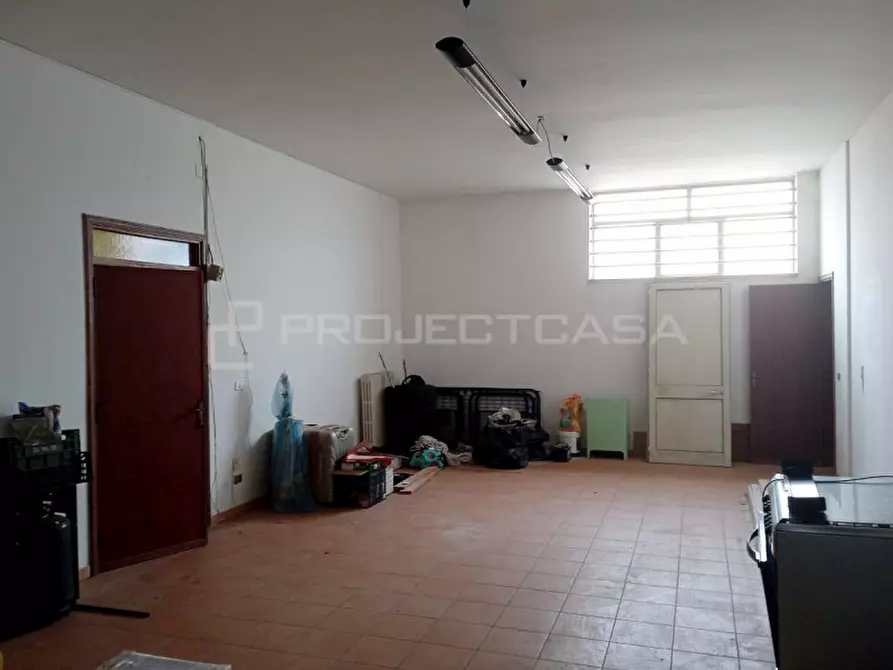 Immagine 4 di Negozio in vendita  in Via Malta a Scorrano