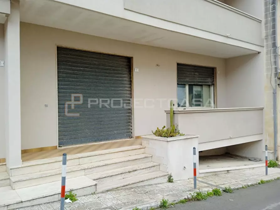 Immagine 7 di Negozio in vendita  in Via Malta a Scorrano