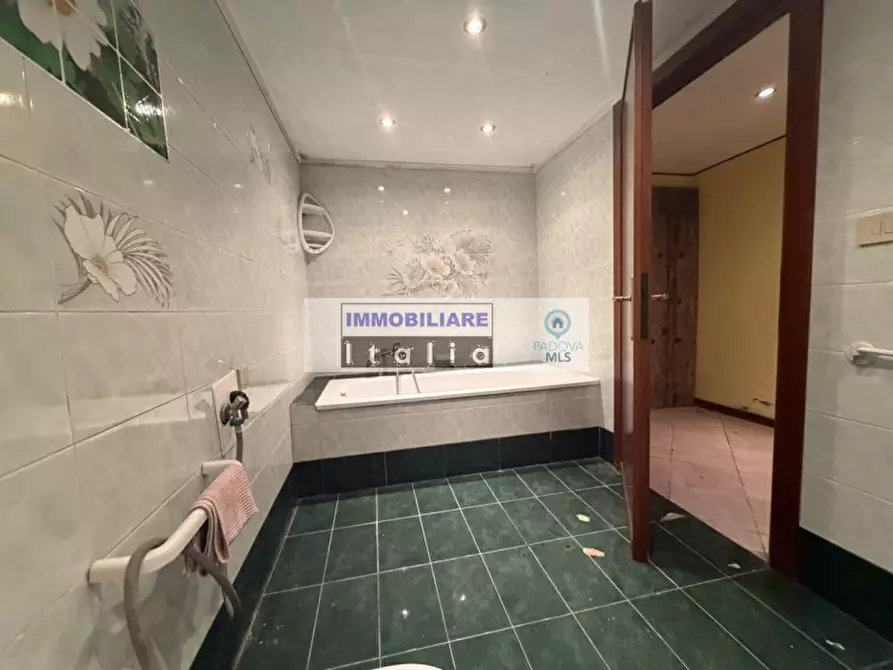 Immagine 15 di Casa bifamiliare in vendita  in Via Regazzoni Alta a Galzignano Terme