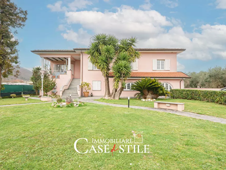 Immagine 7 di Villa in vendita  in Via Arena , 45 a Ameglia