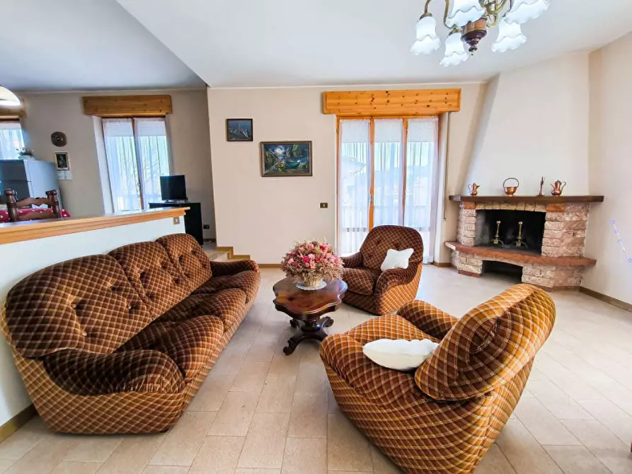 Immagine 4 di Casa indipendente in vendita  in via Vivaldi a Belforte All'isauro