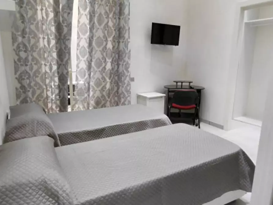Immagine 35 di Appartamento in affitto  in via stella 121 a Napoli