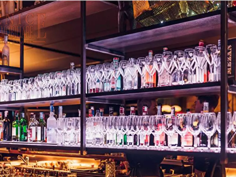 Immagine 3 di Attività commerciale in vendita  in Via Andrea Bafile 9 a Jesolo