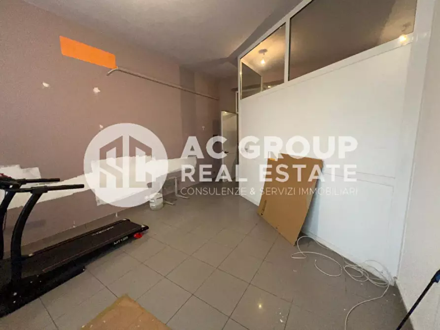 Immagine 1 di Negozio in vendita  in Via Berra a Gerenzano