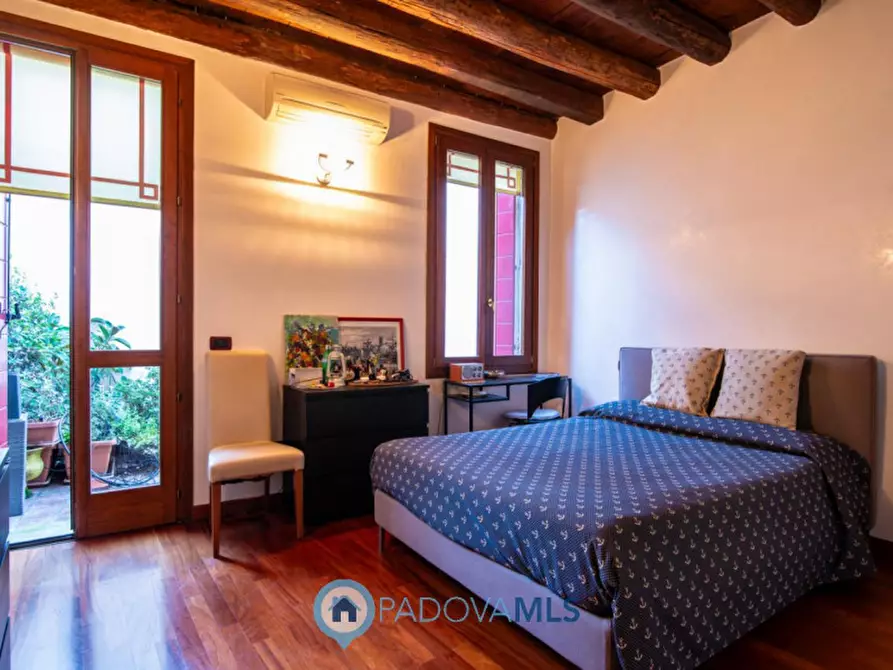 Immagine 14 di Palazzo in vendita  in Via Savonarola a Padova