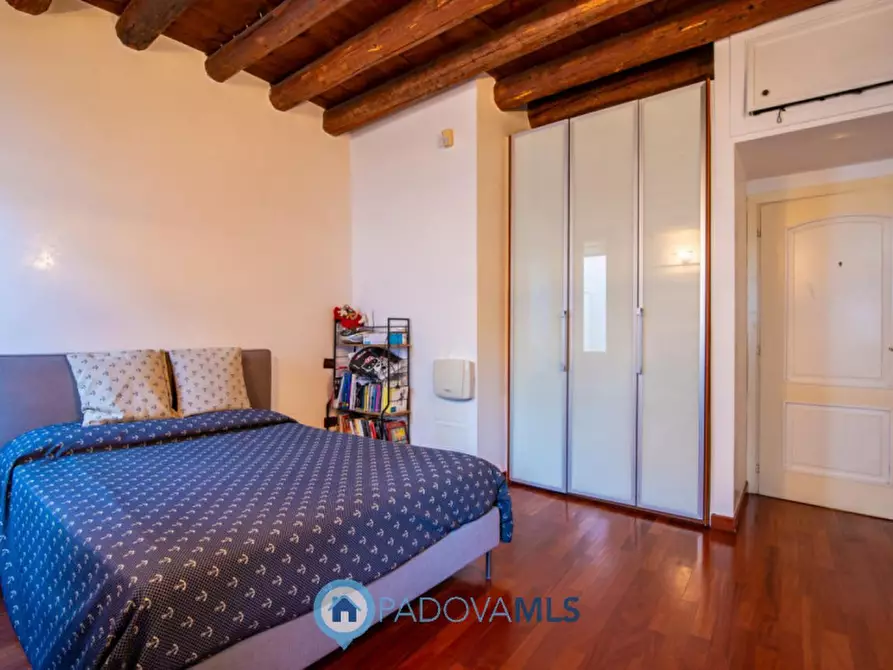 Immagine 16 di Palazzo in vendita  in Via Savonarola a Padova