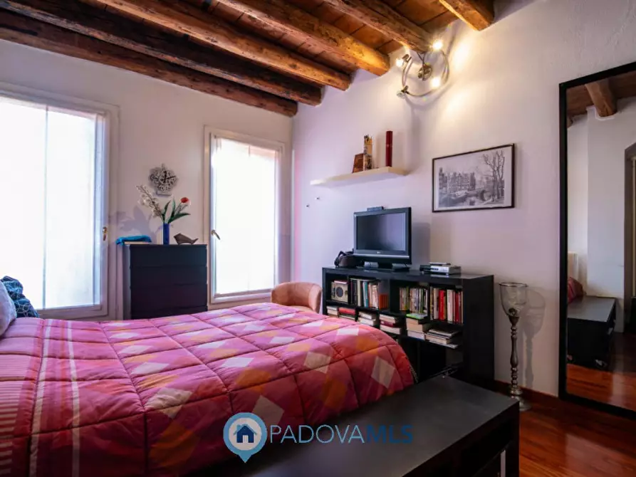 Immagine 18 di Palazzo in vendita  in Via Savonarola a Padova