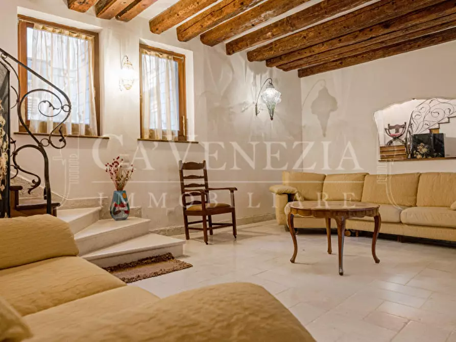 Immagine 1 di Appartamento in vendita  a Venezia