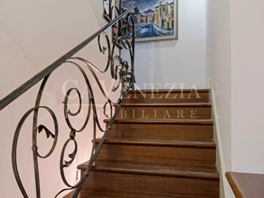 Immagine 13 di Appartamento in vendita  a Venezia