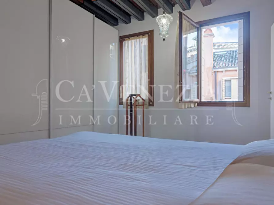 Immagine 17 di Appartamento in vendita  a Venezia