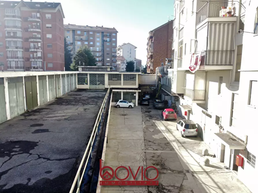 Immagine 2 di Magazzino in vendita  in STRADA SETTIMO 154 a Torino