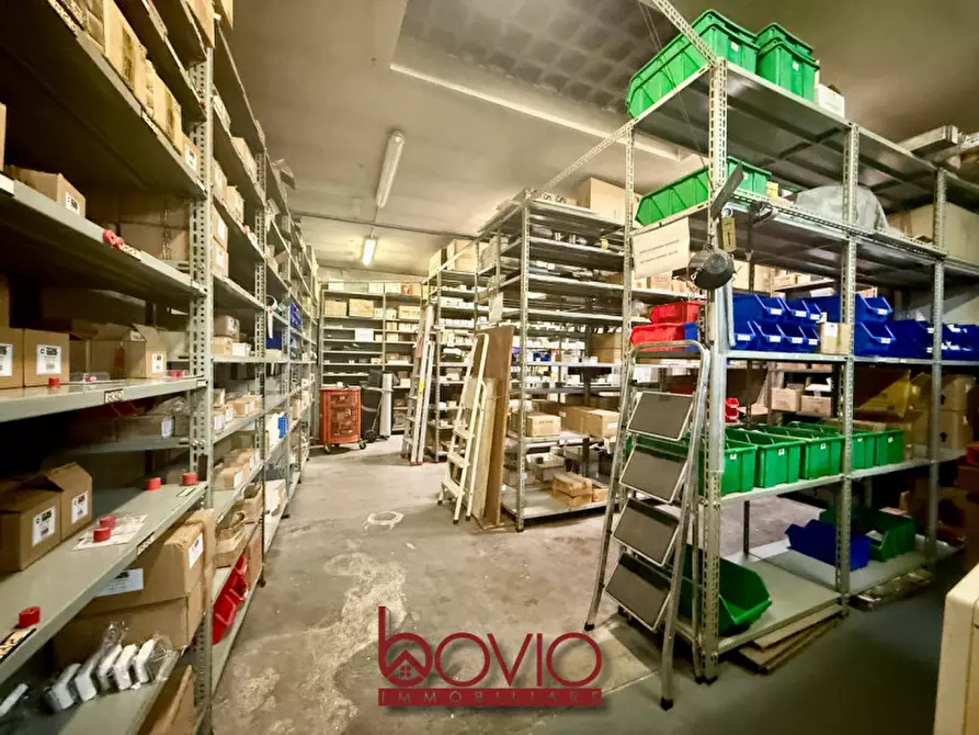 Immagine 4 di Magazzino in vendita  in STRADA SETTIMO 154 a Torino