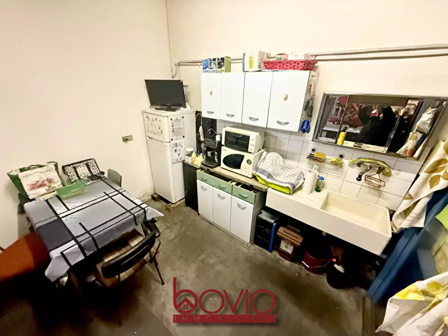 Immagine 11 di Magazzino in vendita  in STRADA SETTIMO 154 a Torino