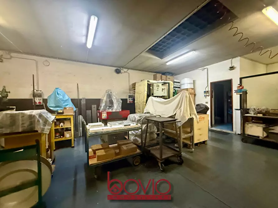 Immagine 14 di Magazzino in vendita  in STRADA SETTIMO 154 a Torino