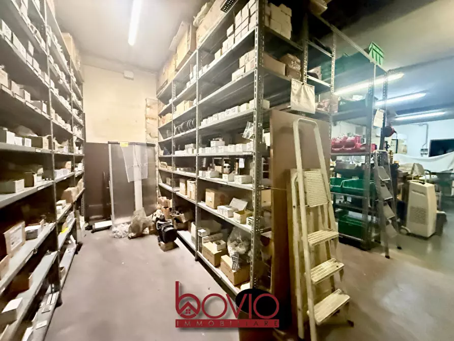 Immagine 17 di Magazzino in vendita  in STRADA SETTIMO 154 a Torino