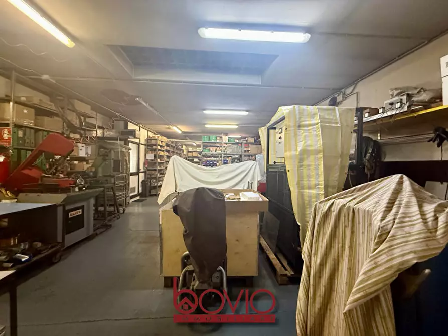 Immagine 22 di Magazzino in vendita  in STRADA SETTIMO 154 a Torino