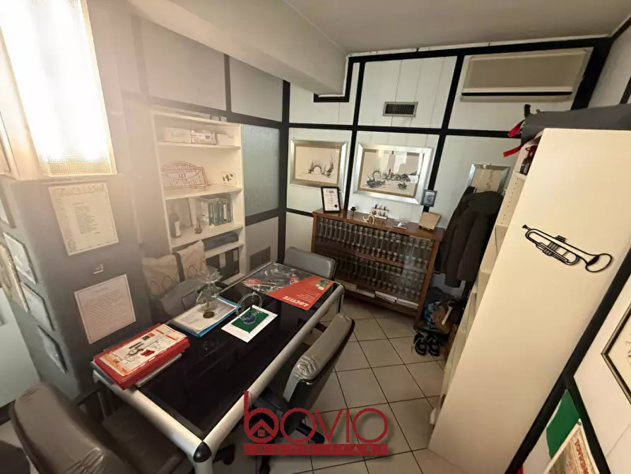 Immagine 26 di Magazzino in vendita  in STRADA SETTIMO 154 a Torino