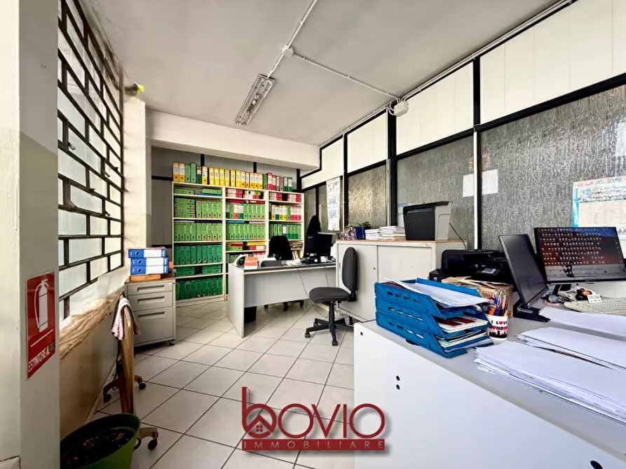 Immagine 34 di Magazzino in vendita  in STRADA SETTIMO 154 a Torino