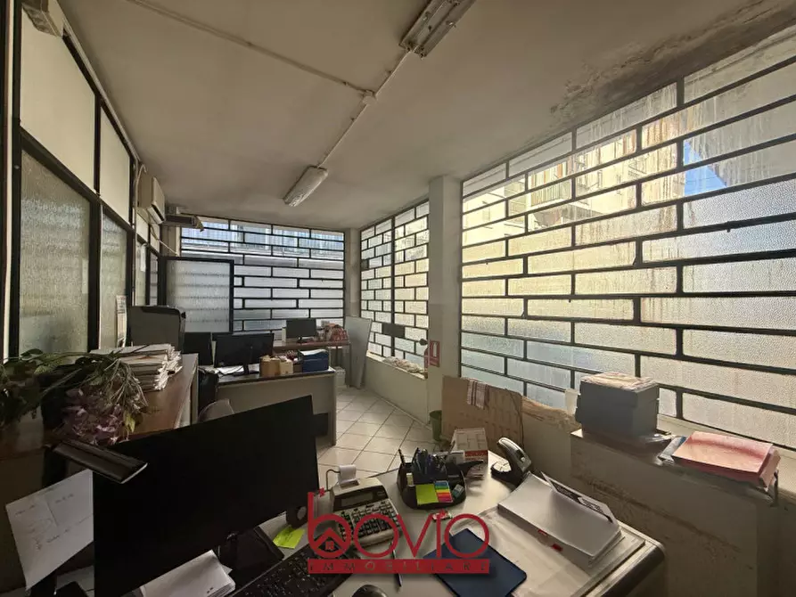 Immagine 35 di Magazzino in vendita  in STRADA SETTIMO 154 a Torino