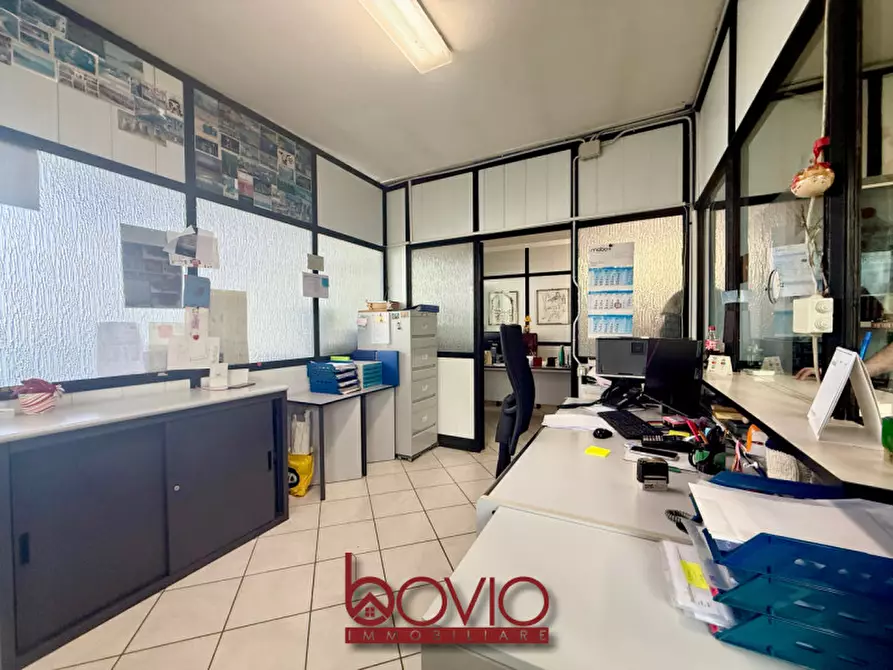 Immagine 36 di Magazzino in vendita  in STRADA SETTIMO 154 a Torino