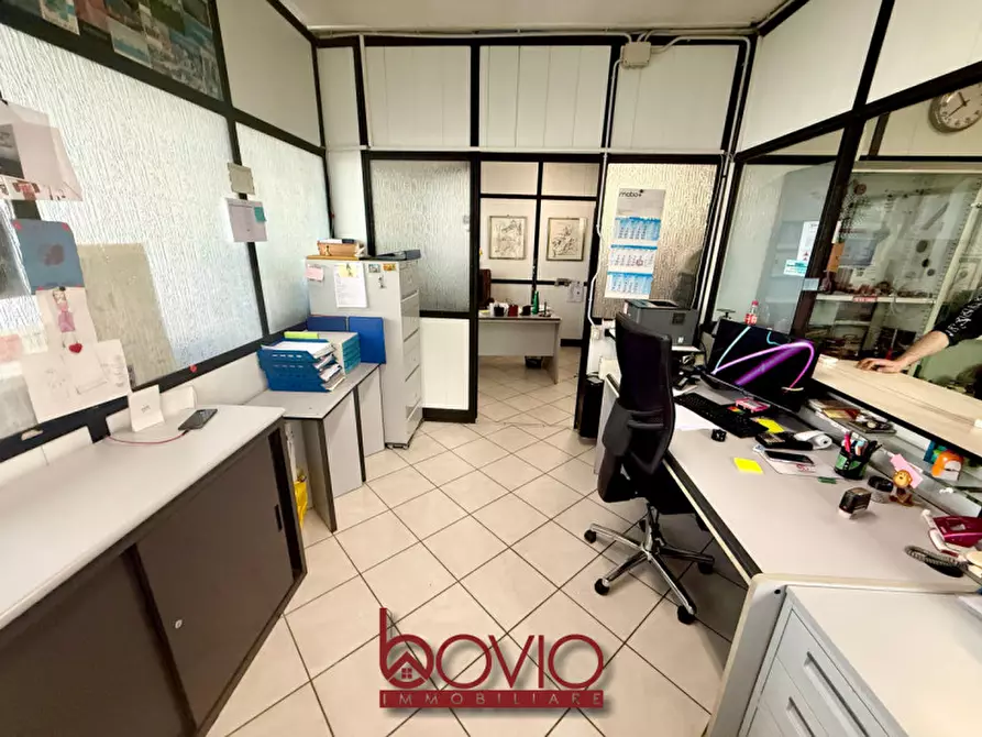 Immagine 37 di Magazzino in vendita  in STRADA SETTIMO 154 a Torino