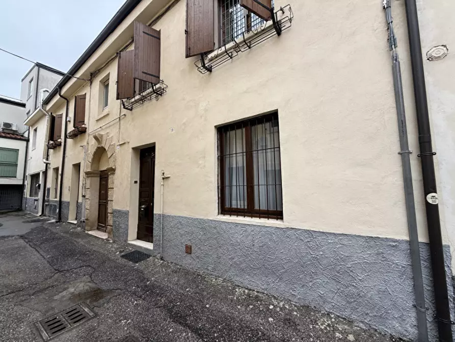 Immagine 1 di Appartamento in vendita  a Verona